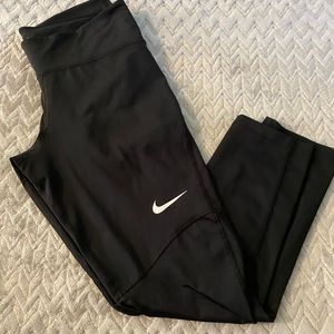 Nike cropped leggings